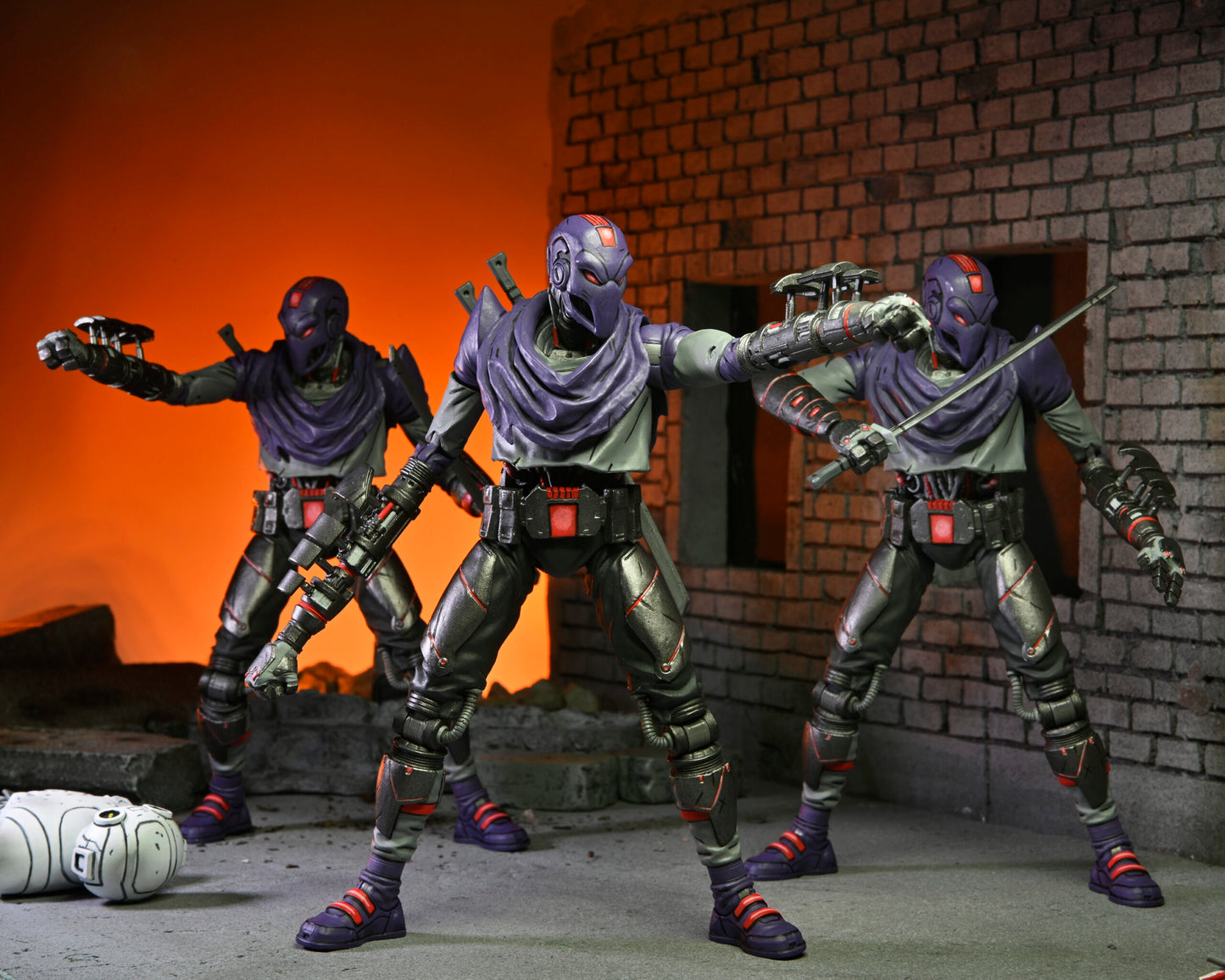 Teenage Mutant Ninja Turtles (The Last Ronin)
7” Scale Action Figure – Ultimate Foot Bot