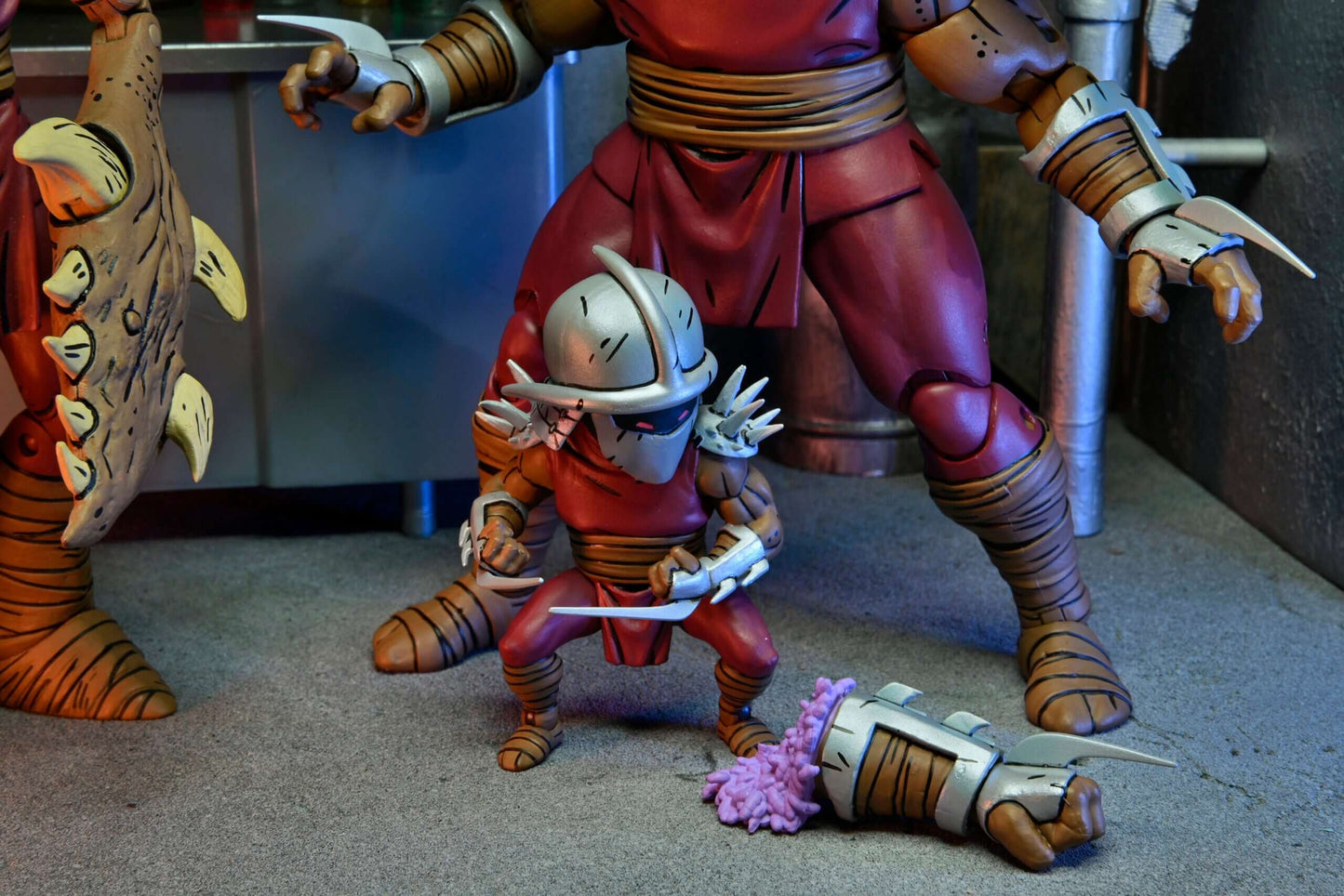 Pre-order June/July 2023 NECA Teenage Mutant Ninja Turtles Shredder Clone & Mini Shredder Mirage Comics