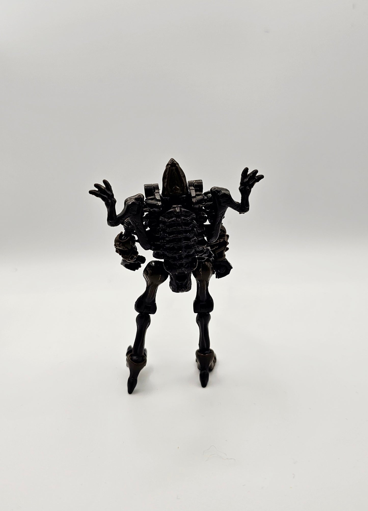 Transformers WFC Kingdom Core Class Vertebreak