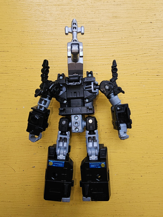 Transformers Generations Legacy Deluxe Bombshell