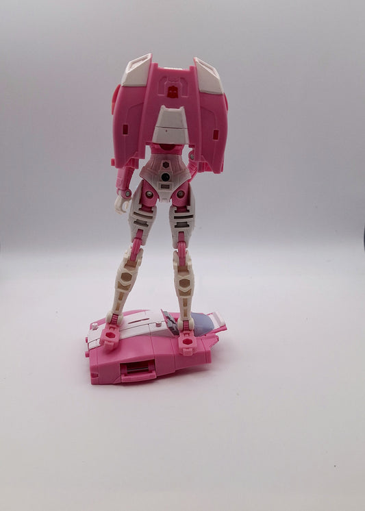 Transformers WFC Earthrise Arcee