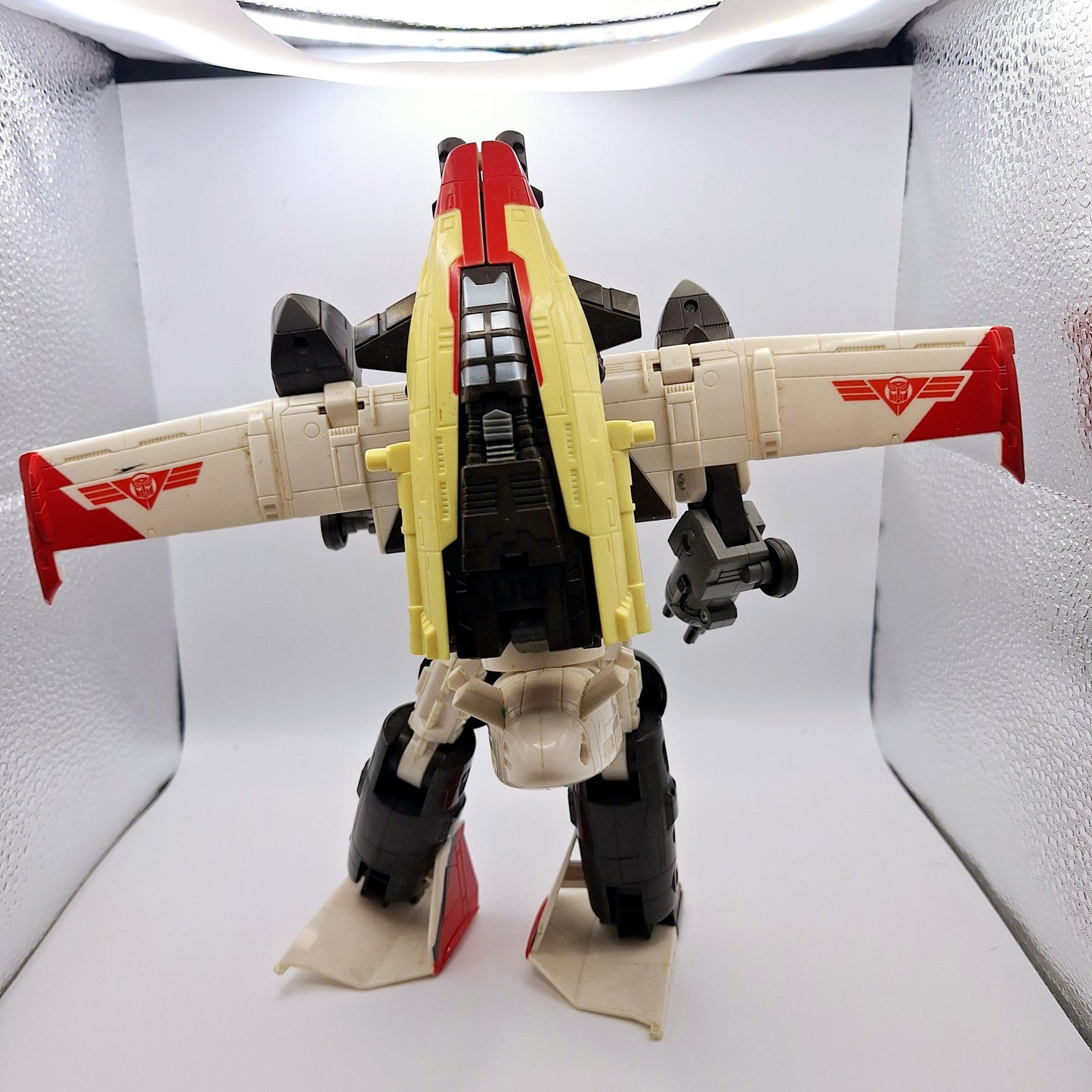 Transformers Ultra Class Wing Saber