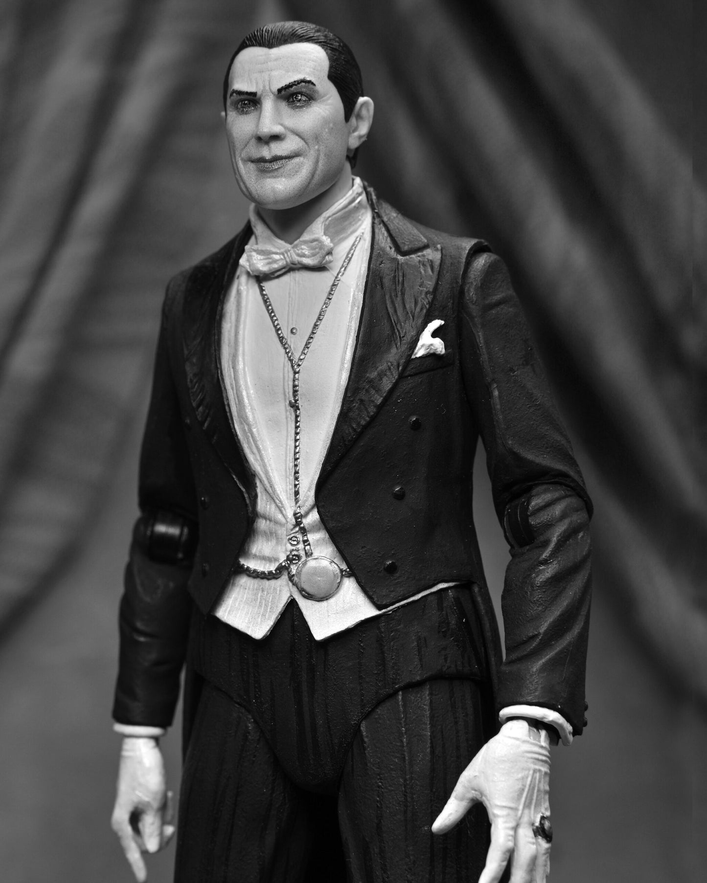 Universal Monsters
7” Scale Action Figure – Ultimate Dracula (Carfax Abbey)