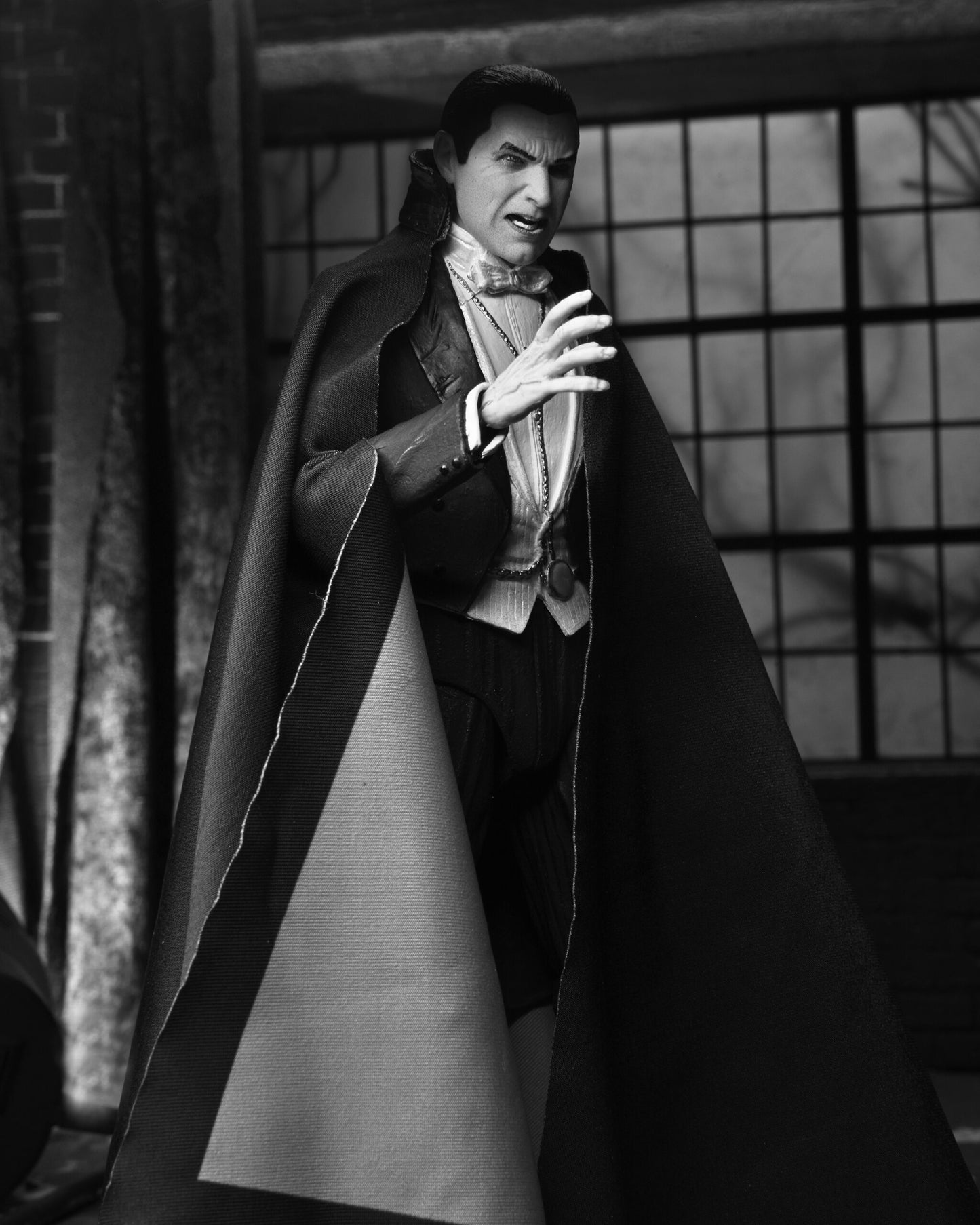 Universal Monsters
7” Scale Action Figure – Ultimate Dracula (Carfax Abbey)