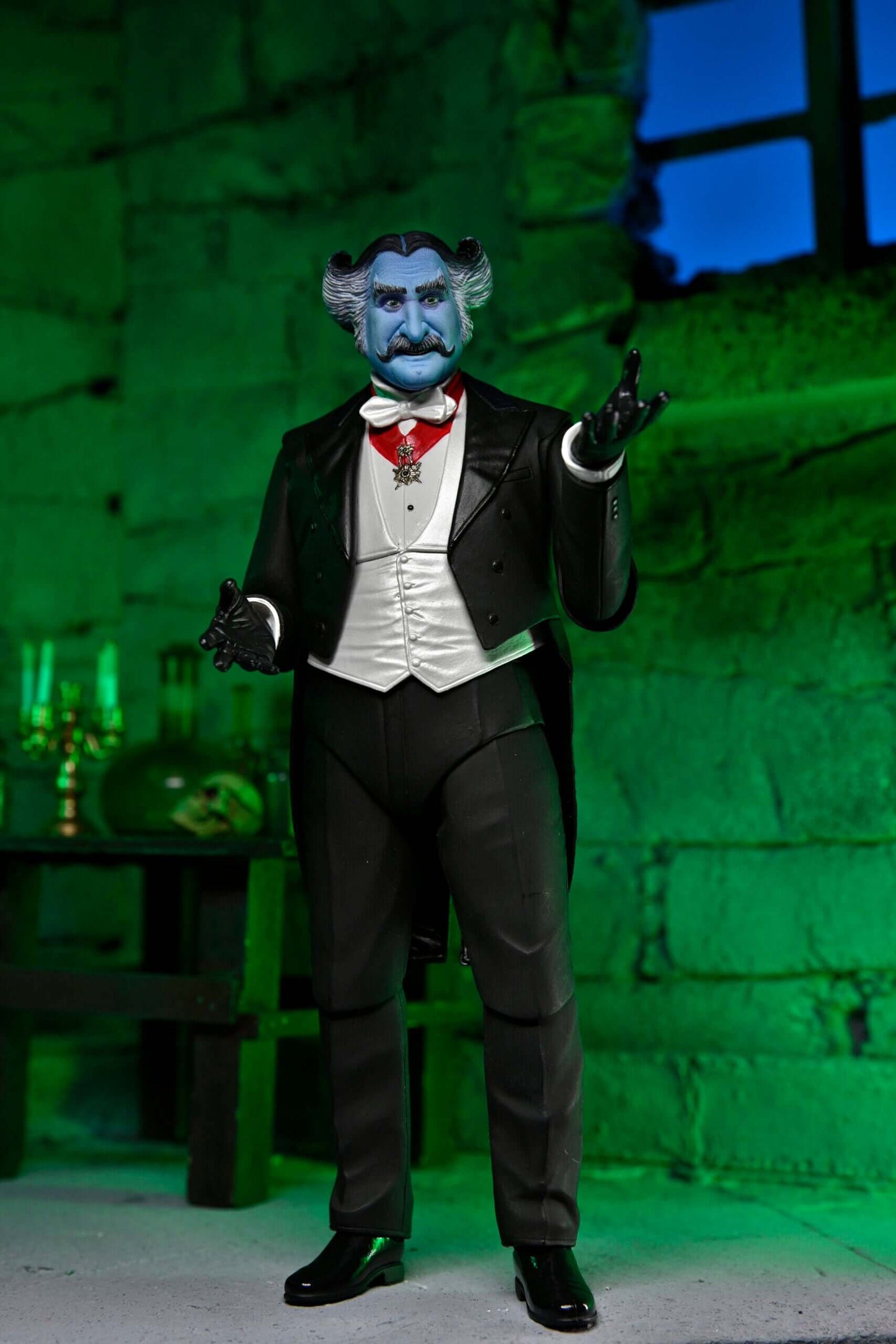 The Munsters (2022) 7″ Scale Action Figure – Ultimate The Count