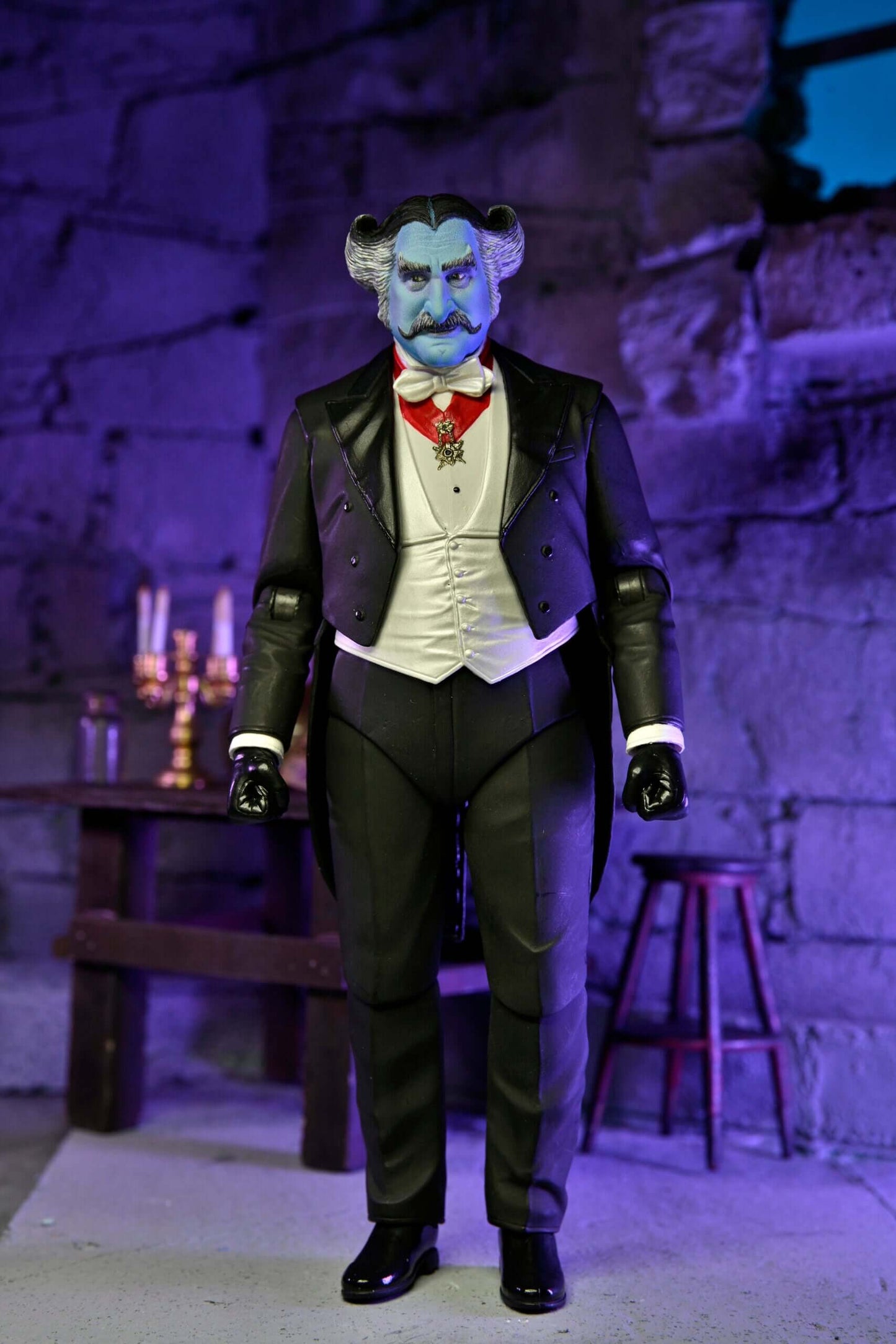 The Munsters (2022) 7″ Scale Action Figure – Ultimate The Count