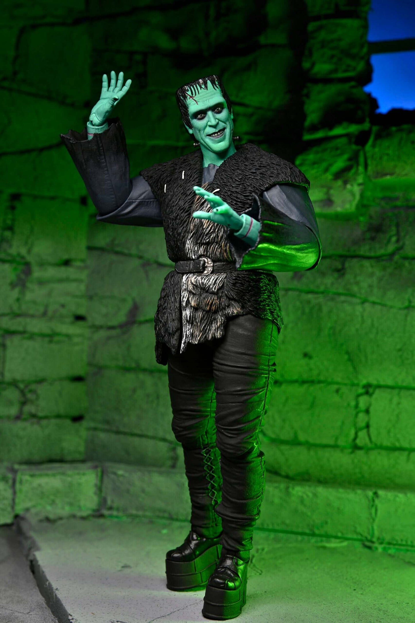 The Munsters (2022) 7″ Scale Action Figure – Ultimate Herman