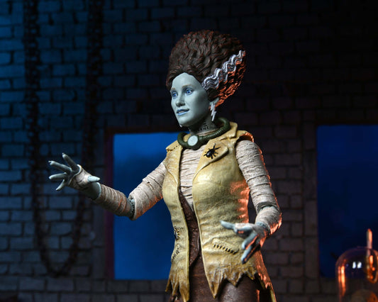 NECA TMNT X Universal Monsters April O’Neil as The Bride of Frankenstein