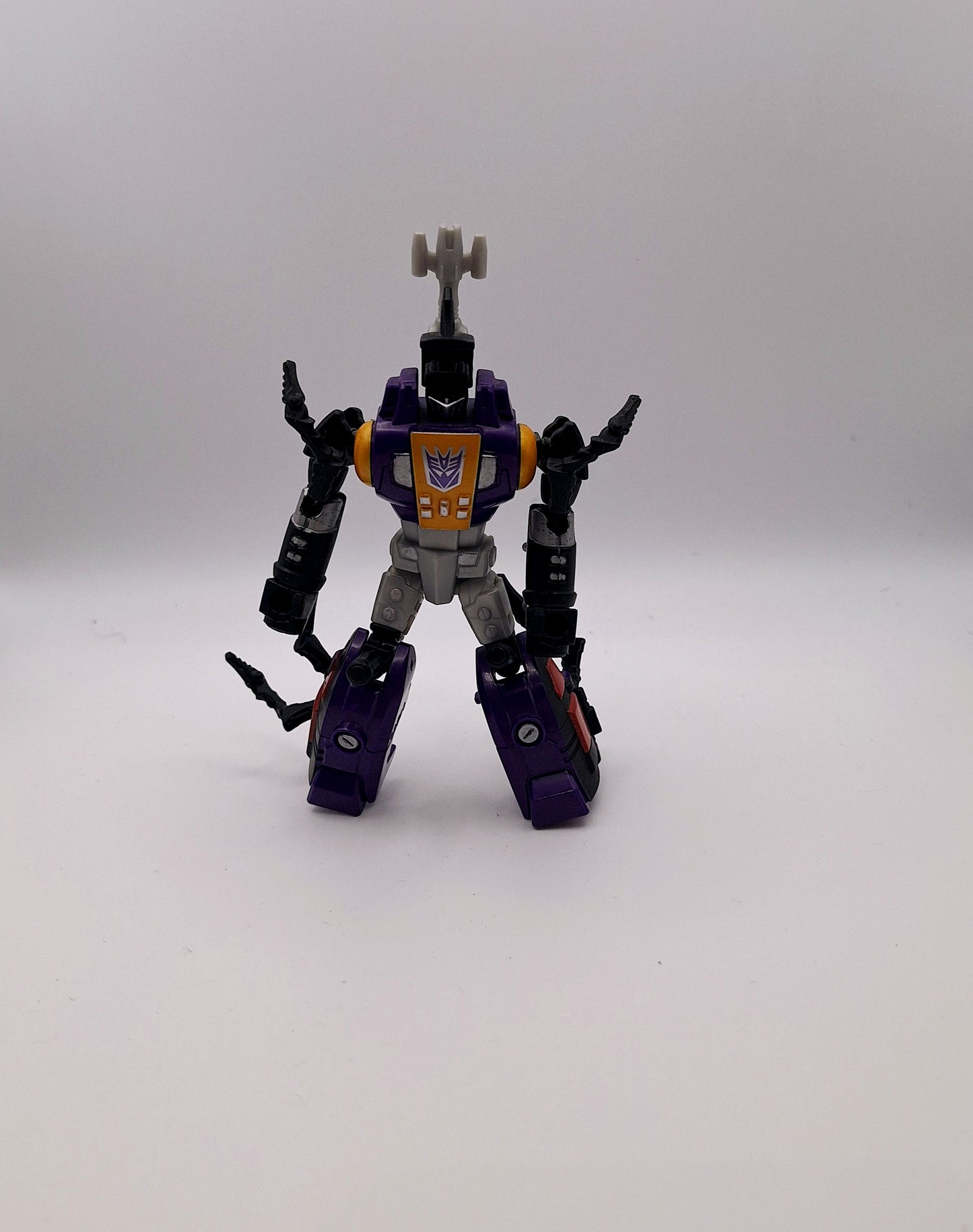 Transformers Generations Combiner Wars Legend Class Bombshell