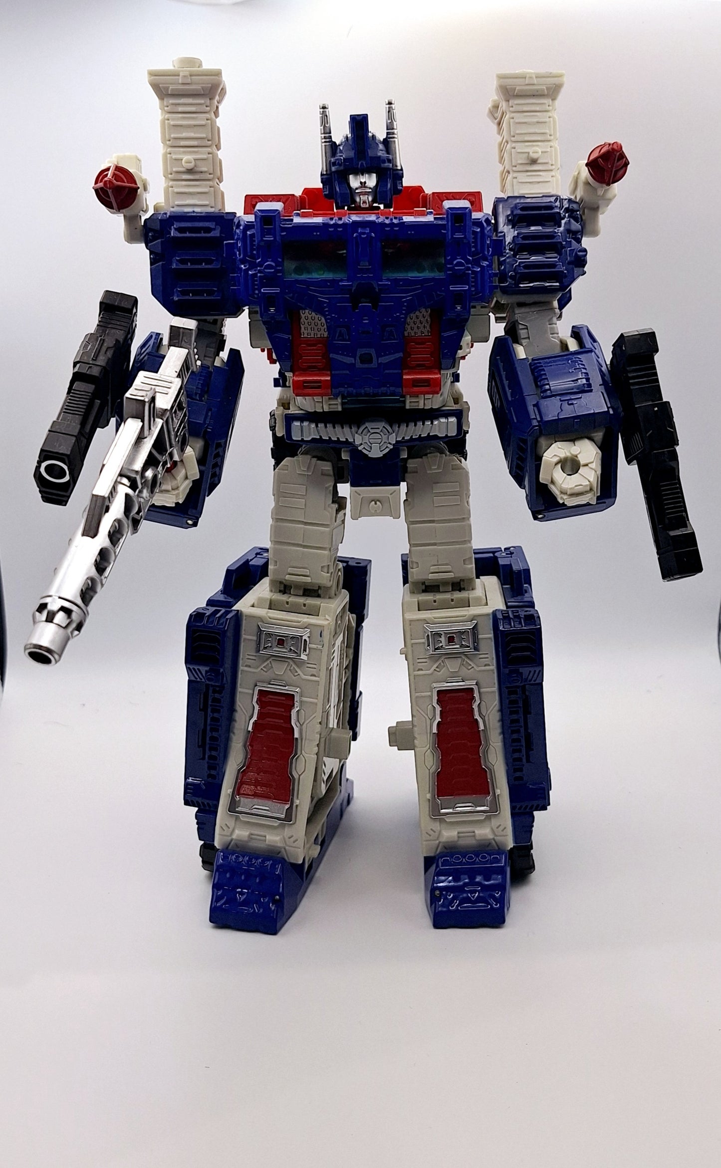 Transformers Deformation Ultra Magnus KO
