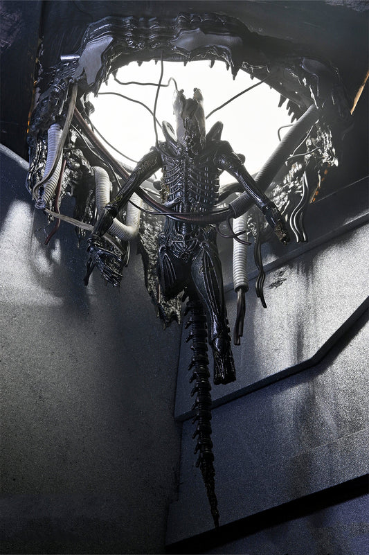 NECA Alien: Romulus – Deluxe Suspended Lab Xenomorph XX121 Deluxe