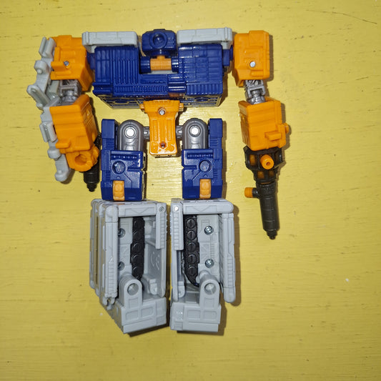 Transformers WFC Trilogy Earthrise Deluxe Class Airwave