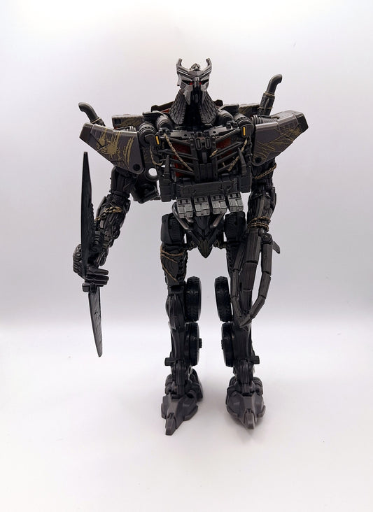 Transformers Studio Series Leader Class Scourge