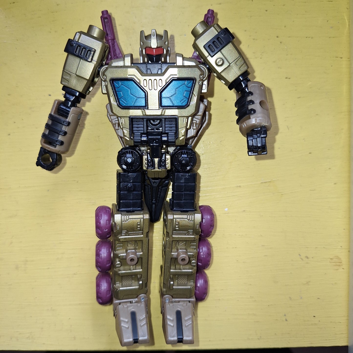 Transformers Generations Selects WFC Roritchi