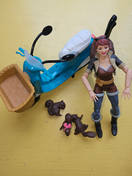 Marvel Legends Deluxe Squirrel Girl