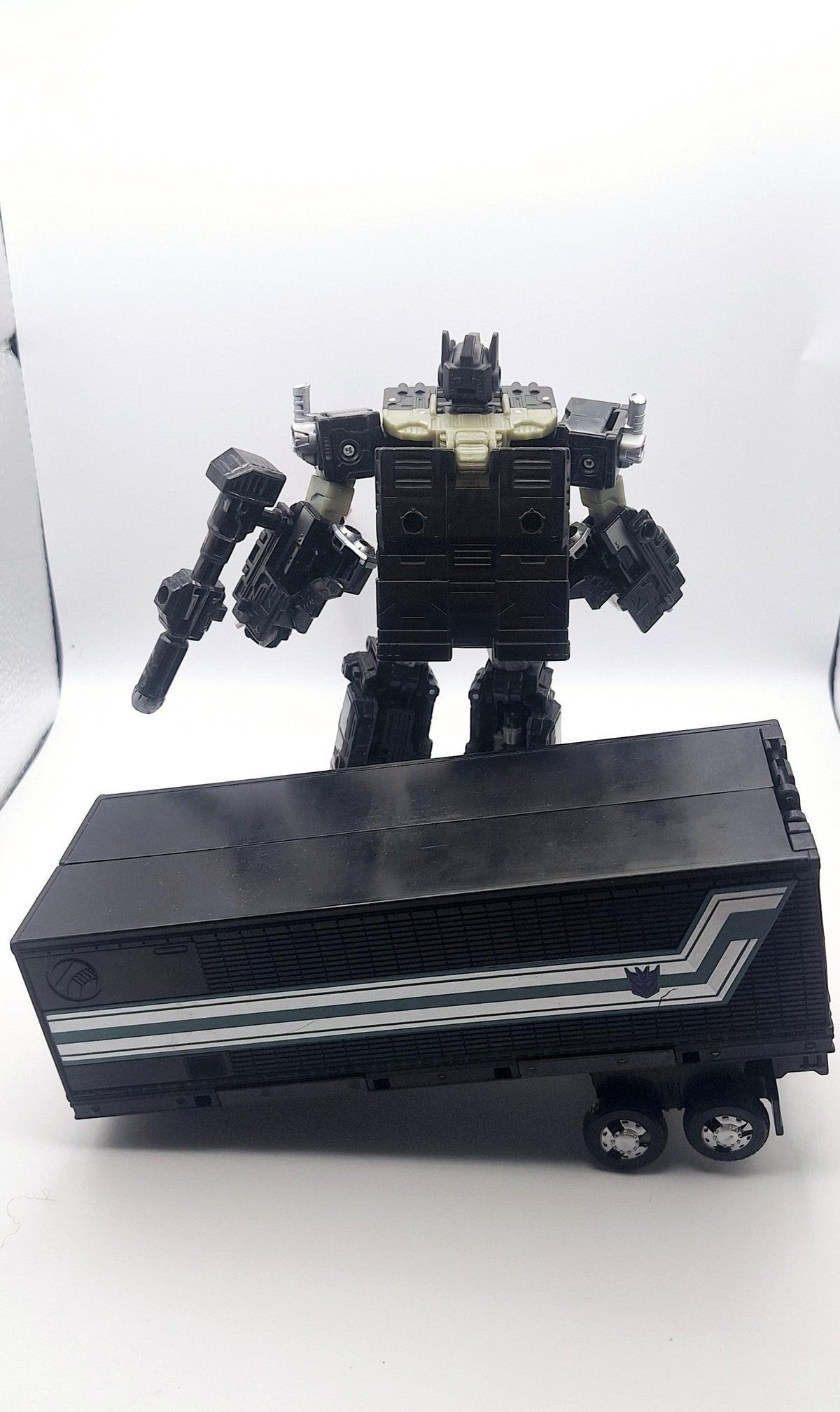 Transformers WFC Netflix Spoiler Pack Nemesis Prime