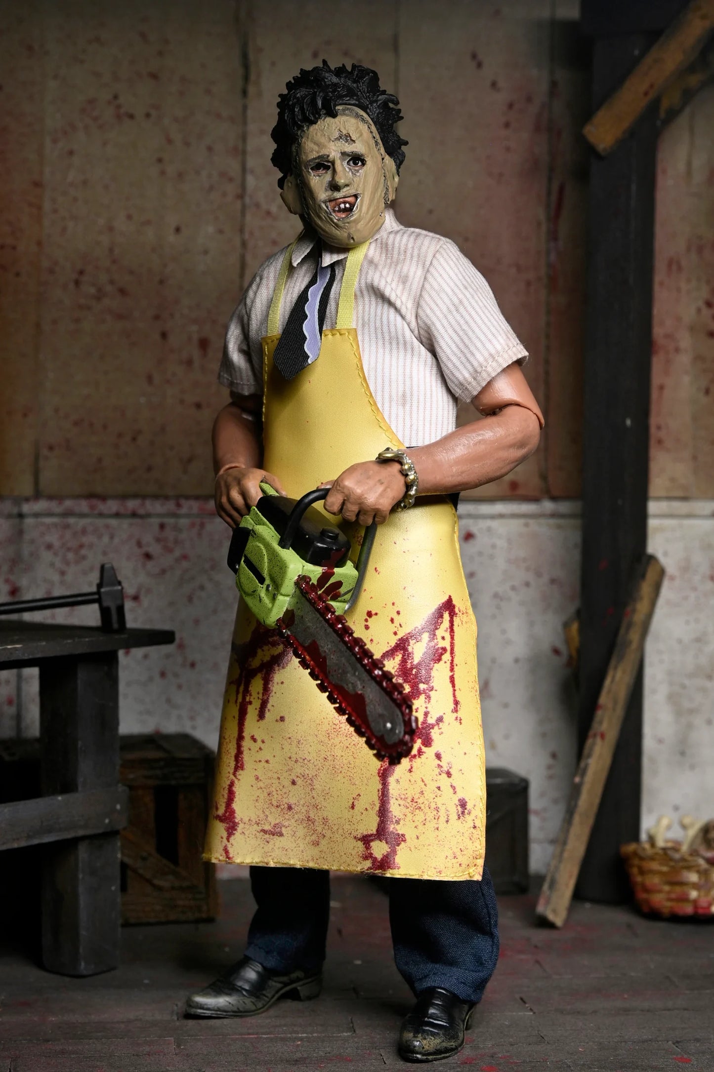 NECA The Texas Chainsaw Massacre – Leatherface 8″ Scale Clothed Action Figure