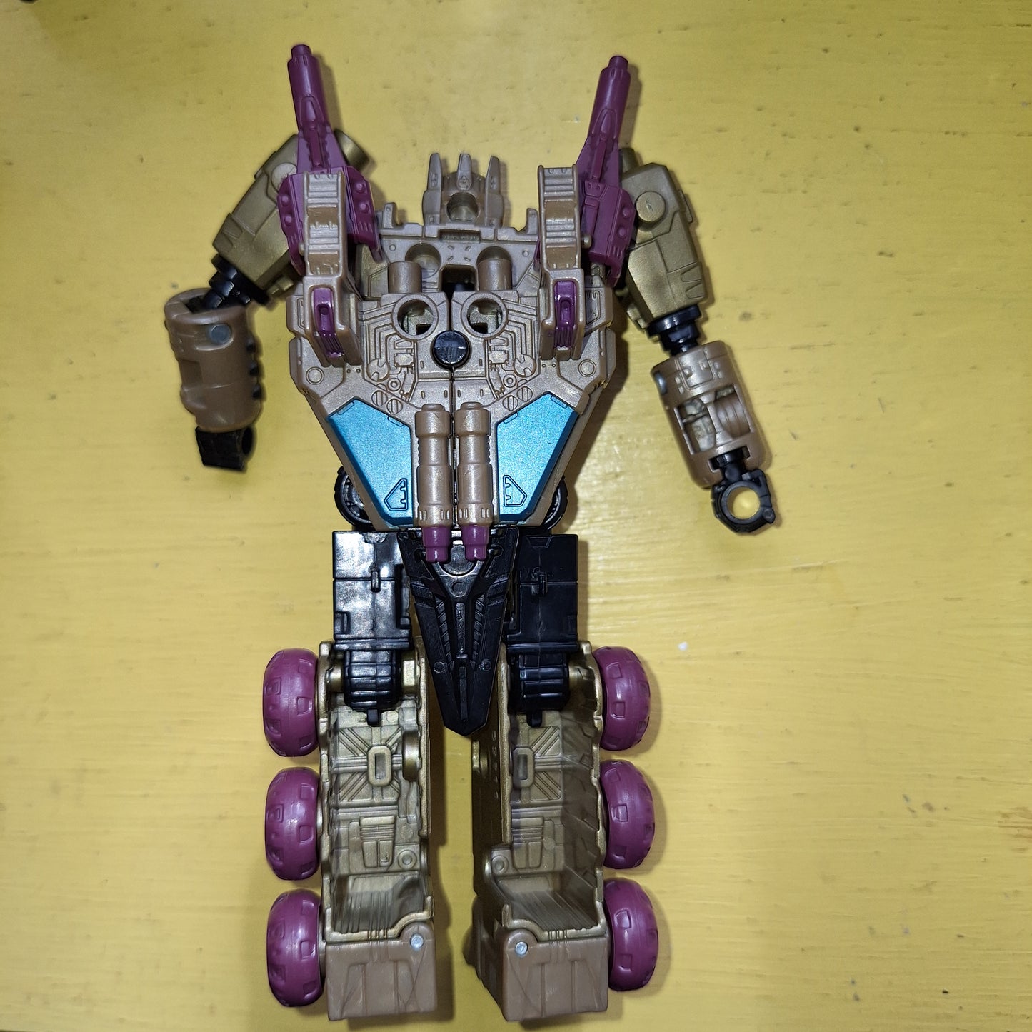 Transformers Generations Selects WFC Roritchi