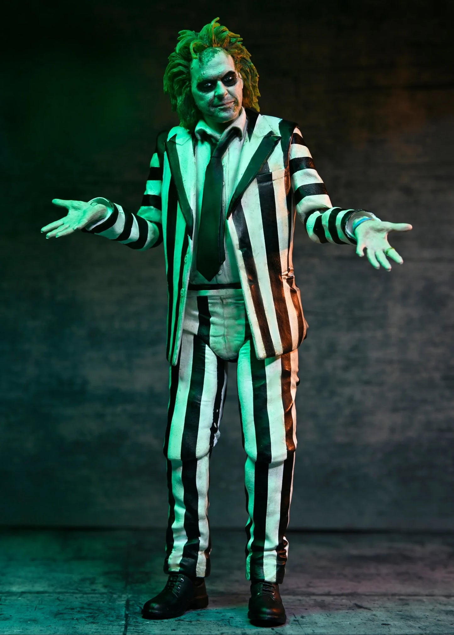NECA Beetlejuice – Striped Suit Ultimate