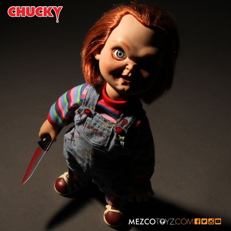 Mezco Child's Play 15 Inch Talking Sneering Chucky Mega Scale Figure With Sound