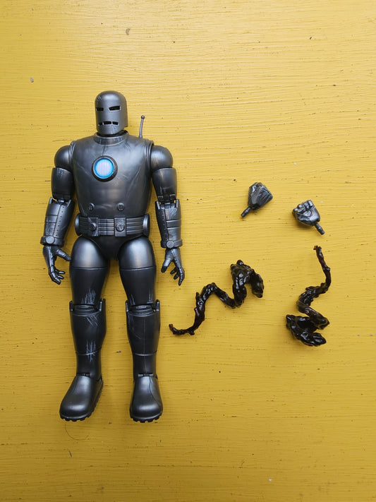 Marvel Legends Iron Man Model 01