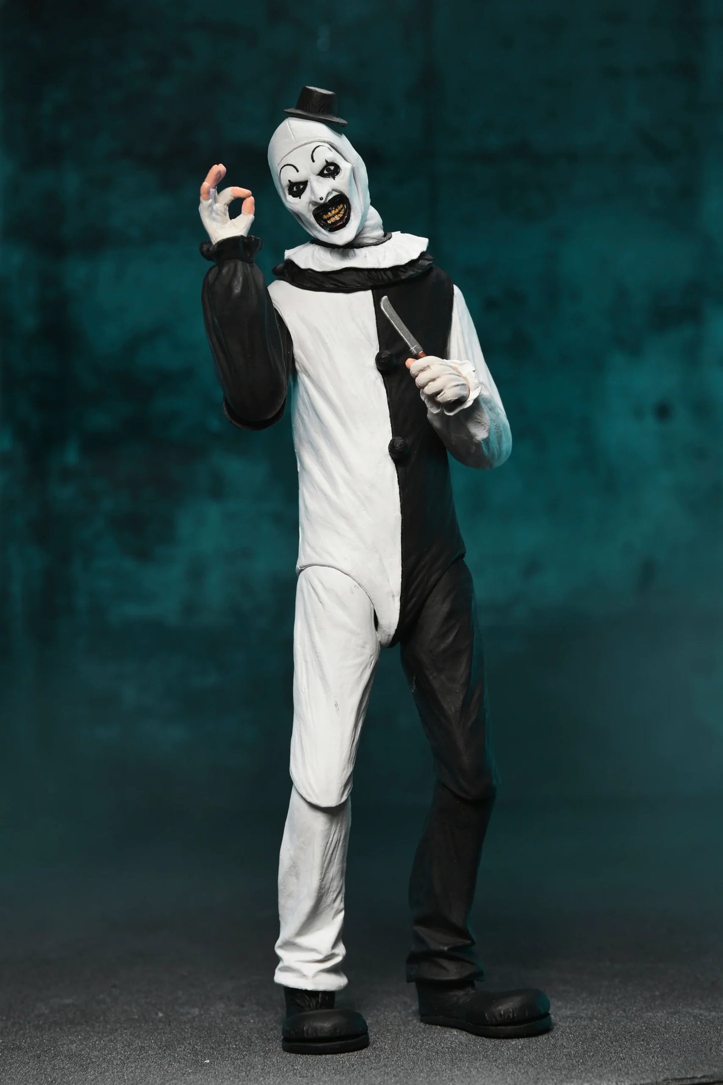 NECA Terrifier – Art the Clown Ultimate