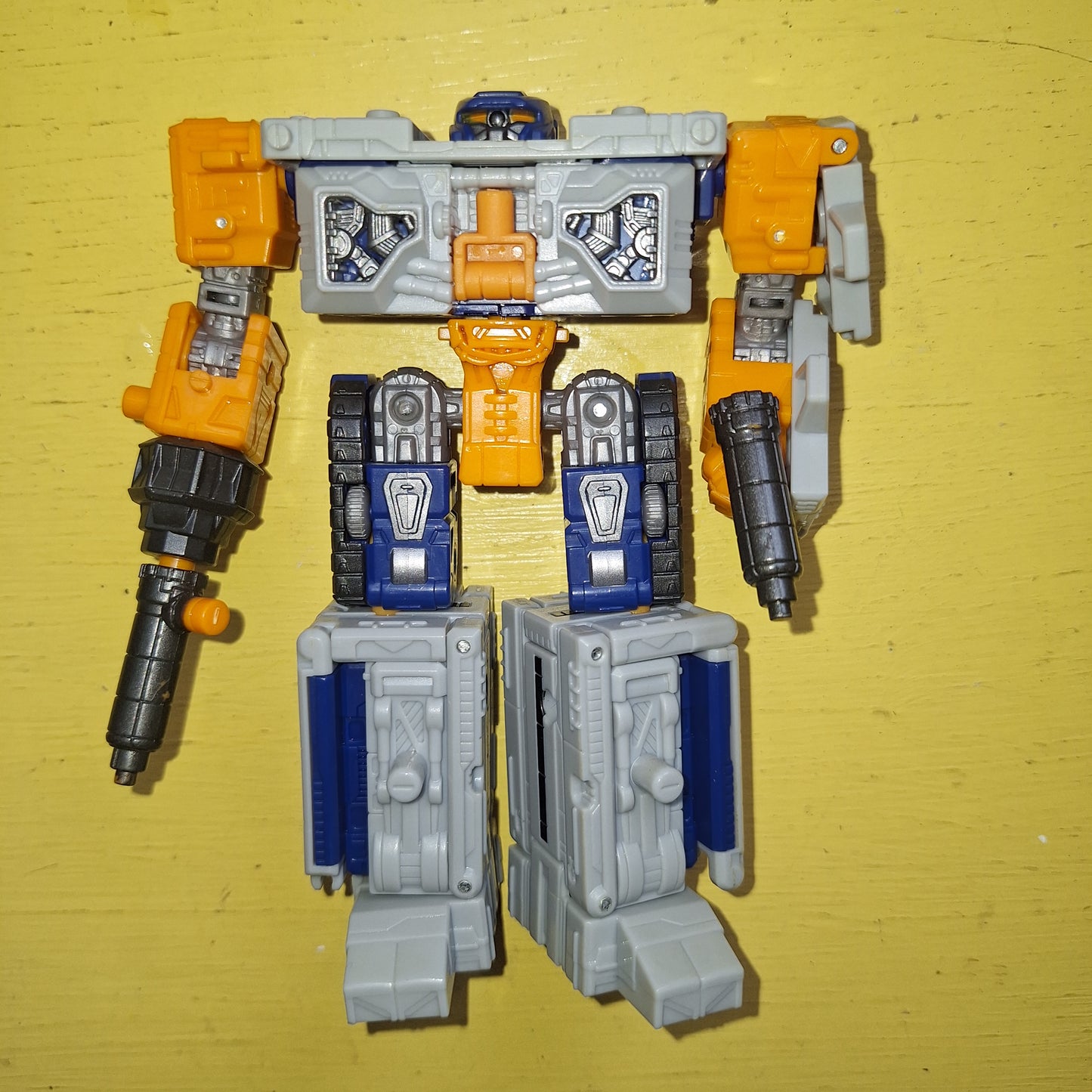Transformers WFC Trilogy Earthrise Deluxe Class Airwave