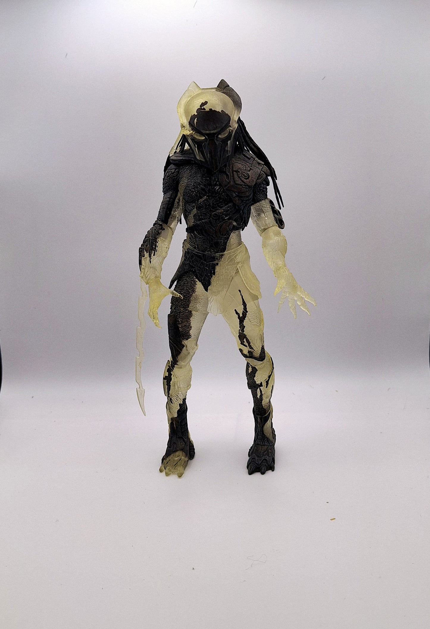 NECA Predators Falconer Camo Predator