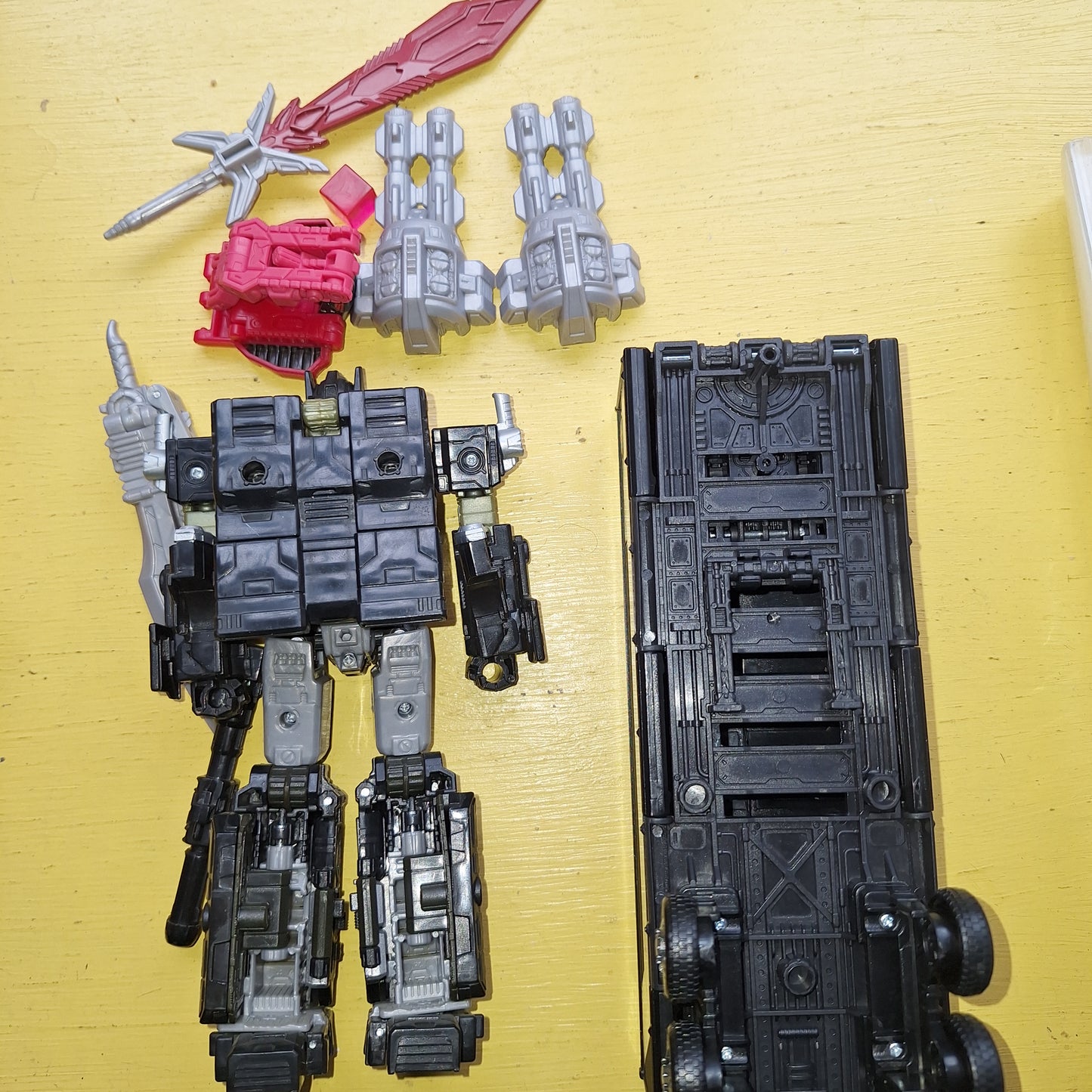 Transformers WFC Netflix Spoiler Pack Nemesis Prime