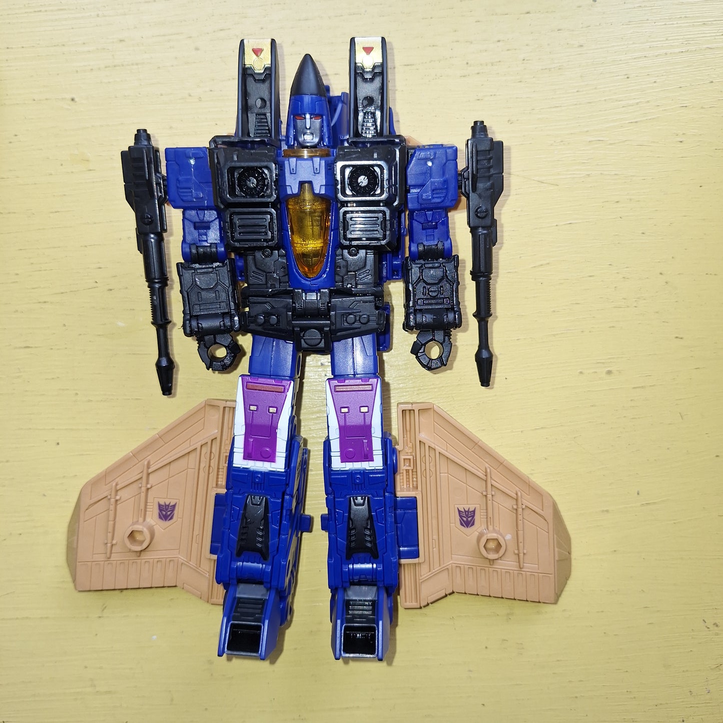 Transformers Generations Legacy Voyager Dirge