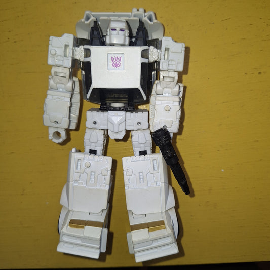 Transformers WFC Earthrise Deluxe Runamuck