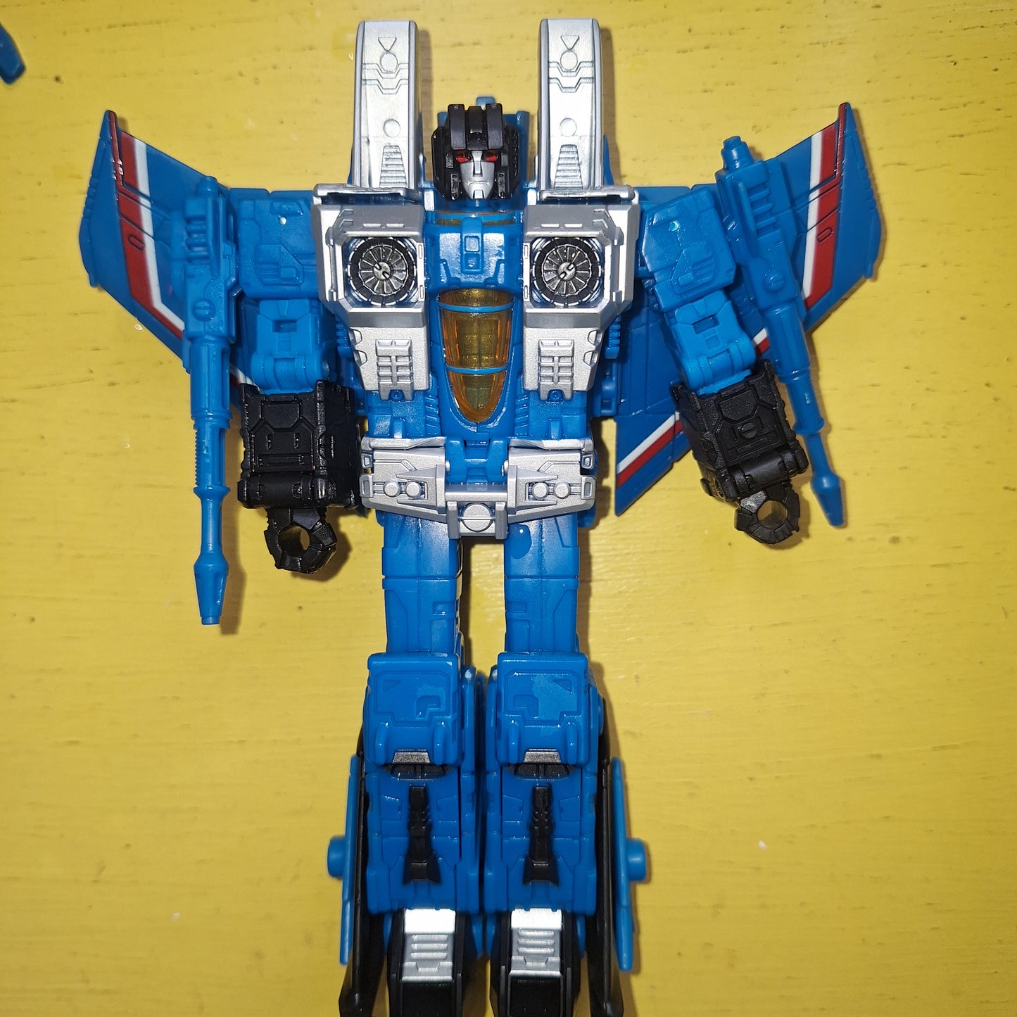 Transformers WFC Earthrise Thundercracker