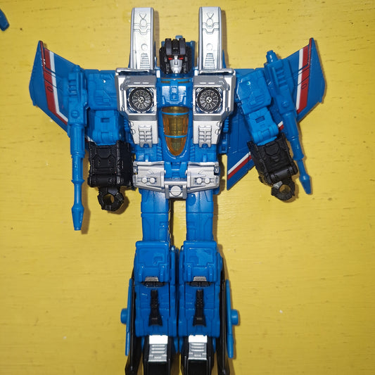 Transformers WFC Earthrise Thundercracker