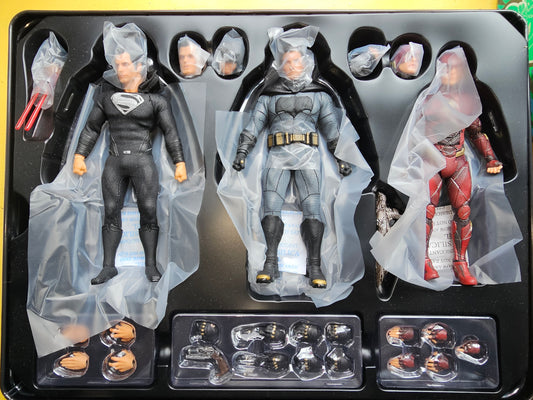Mezco Justice League One:12