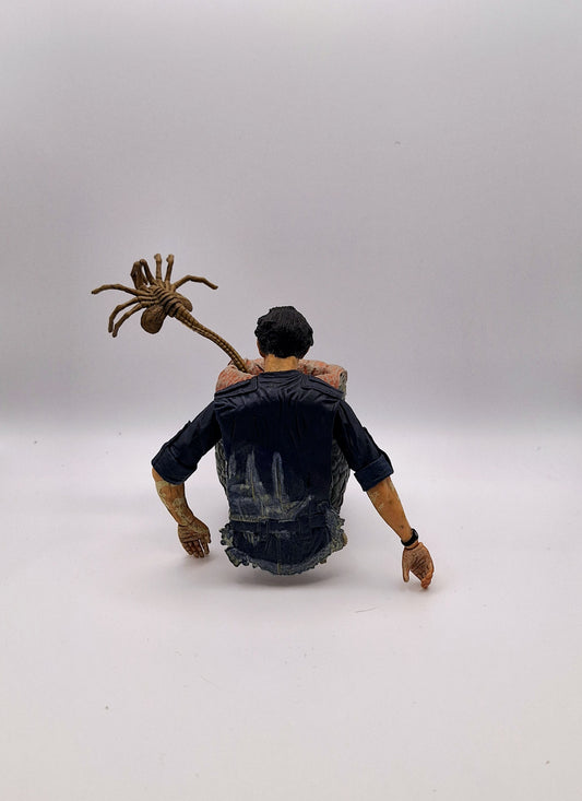 Neca Aliens Battle Damaged Bishop & Facehugger Egg figure