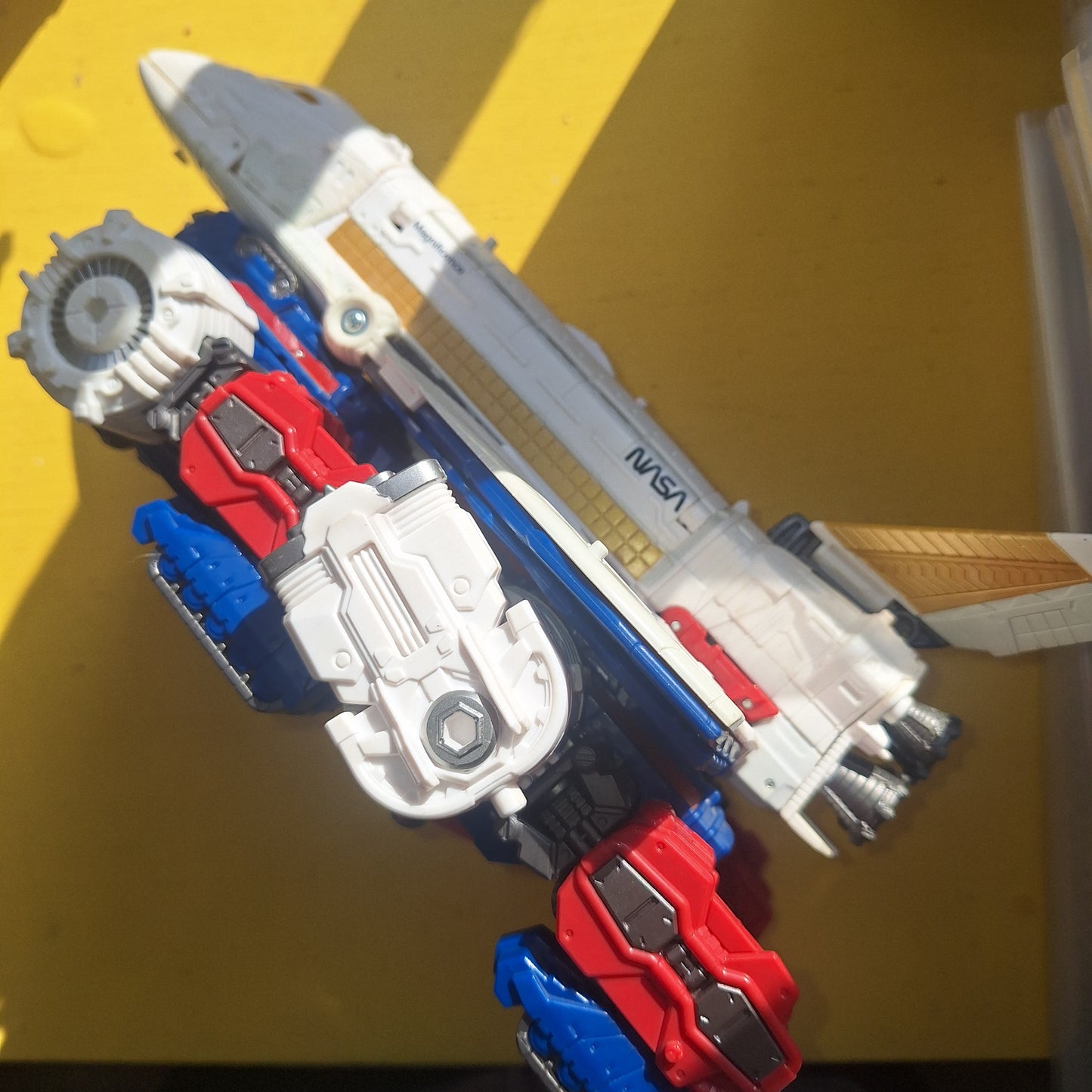 Transformers Earthrise Sky Lynx WFC