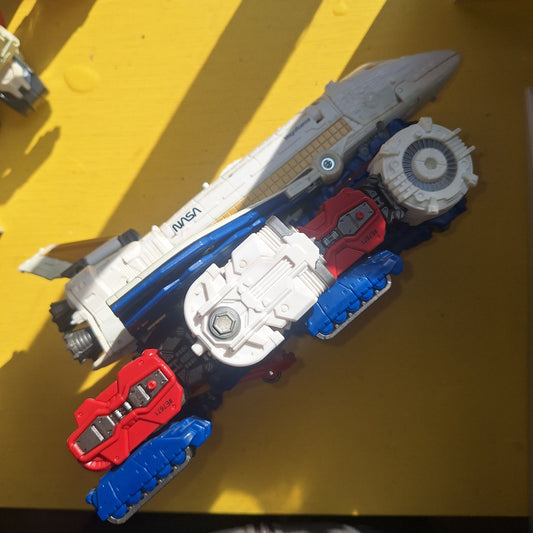 Transformers Earthrise Sky Lynx WFC
