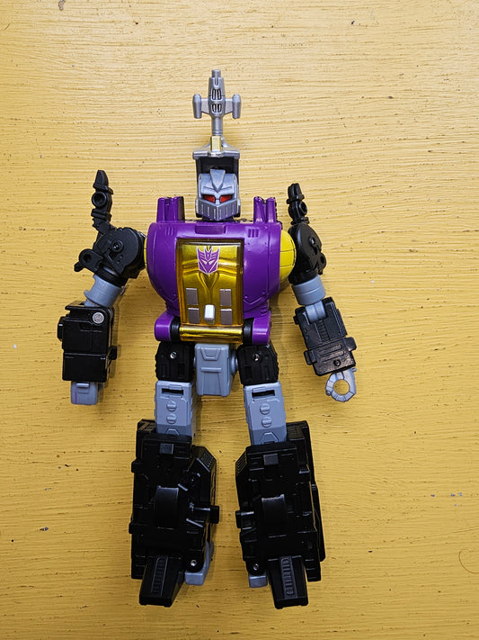 Transformers Generations Legacy Deluxe Bombshell