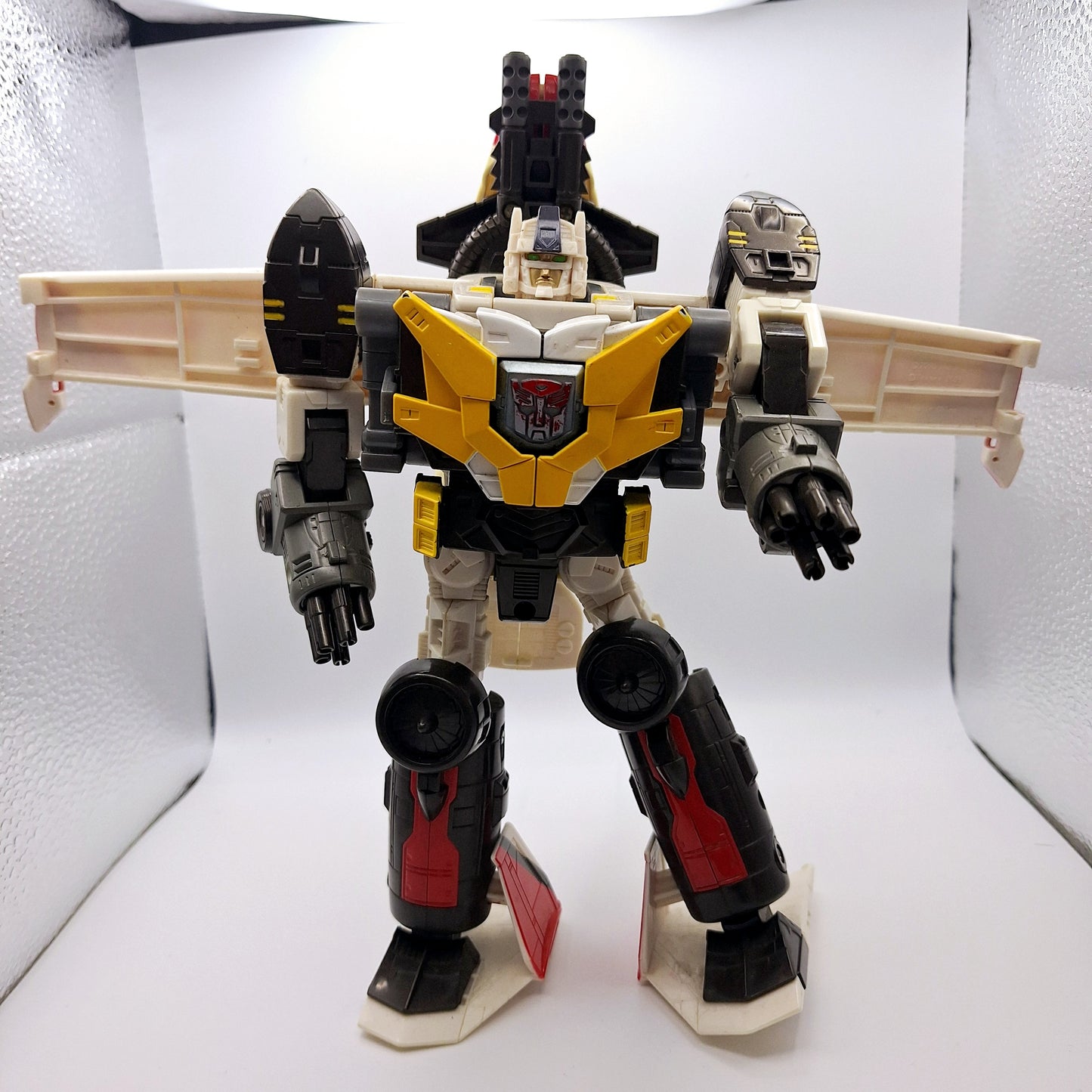 Transformers Ultra Class Wing Saber