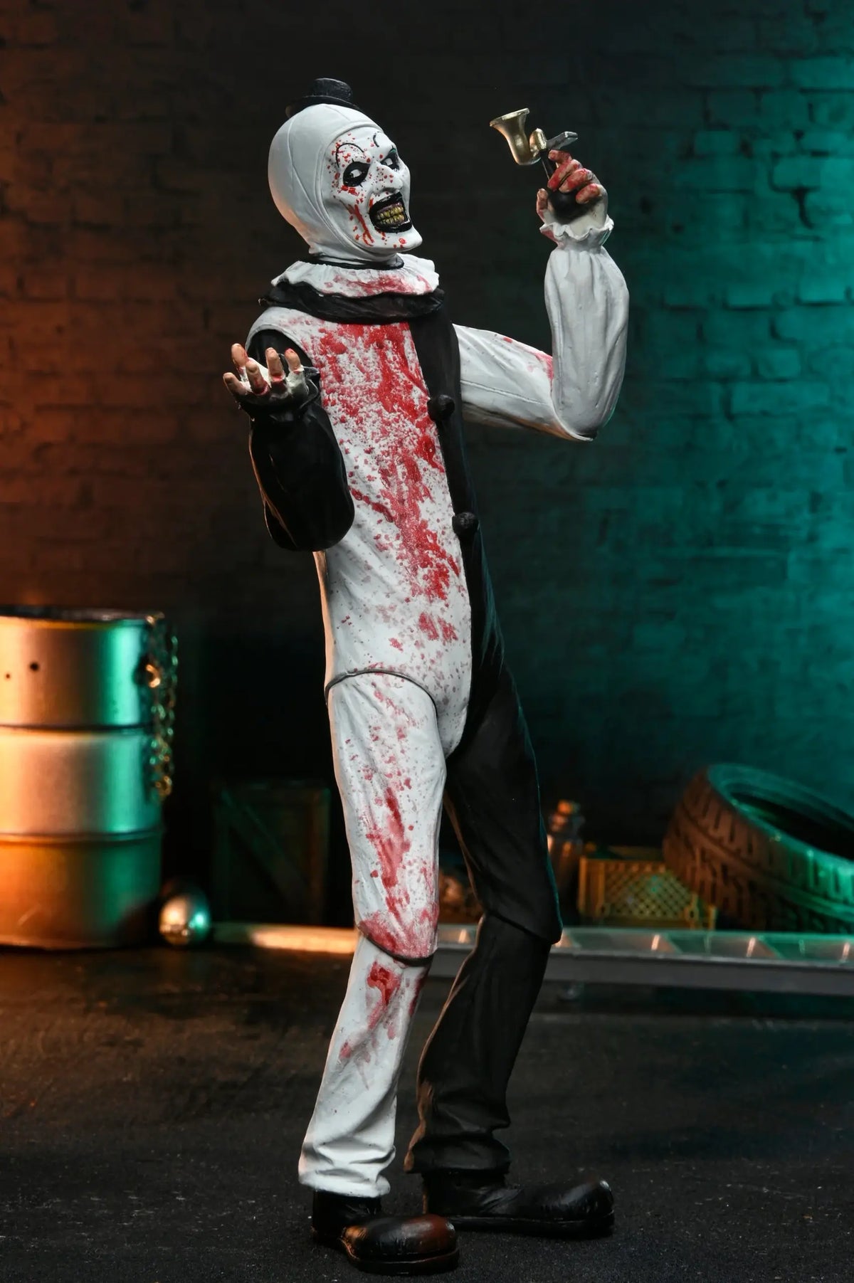 NECA Terrifier 2 – Art the Clown Ultimate 7″ Scale Action Figure (Blood Splattered)