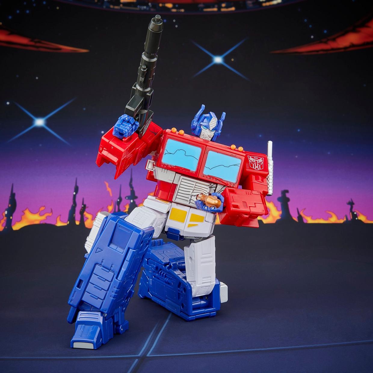 Transformers Studio Series MTMTE Collection The Transformers: The Movie Leader Class Optimus Prime
