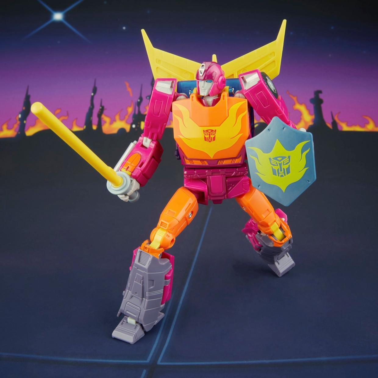 Transformers Studio Series MTMTE Collection The Transformers: The Movie Voyager Class Autobot Hot Rod