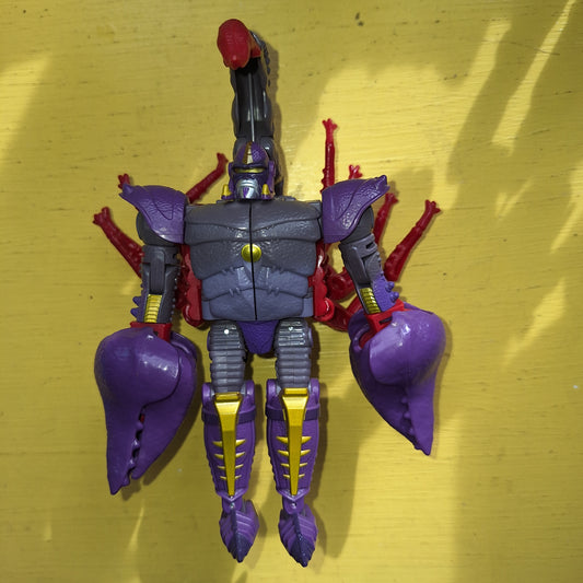 Transformers WFC Kingdom Predacon Scorponok Deluxe