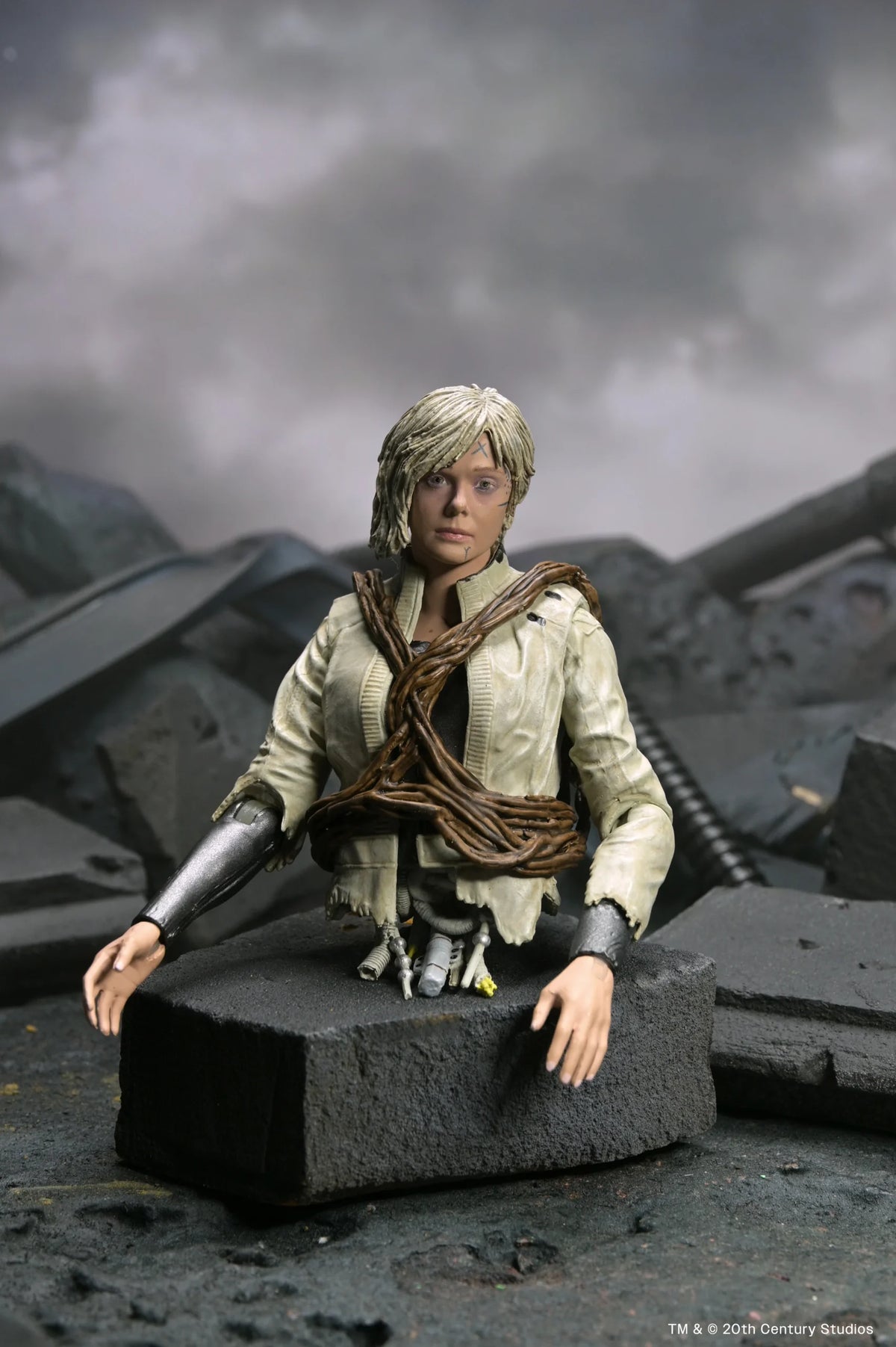 NECA Predator: Badlands – Thia & Bud Ultimate 7″ Scale Action Figure Set