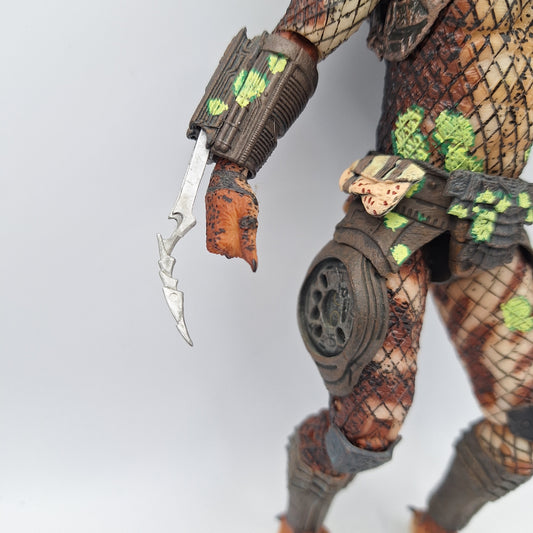 NECA Battle Damaged City Hunter Predator Exclusive 2011