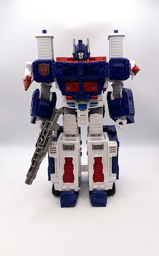 Transformers Generations War for Cybertron Kingdom Leader Ultra Magnus