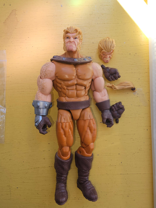 Marvel Legends Sabertooth