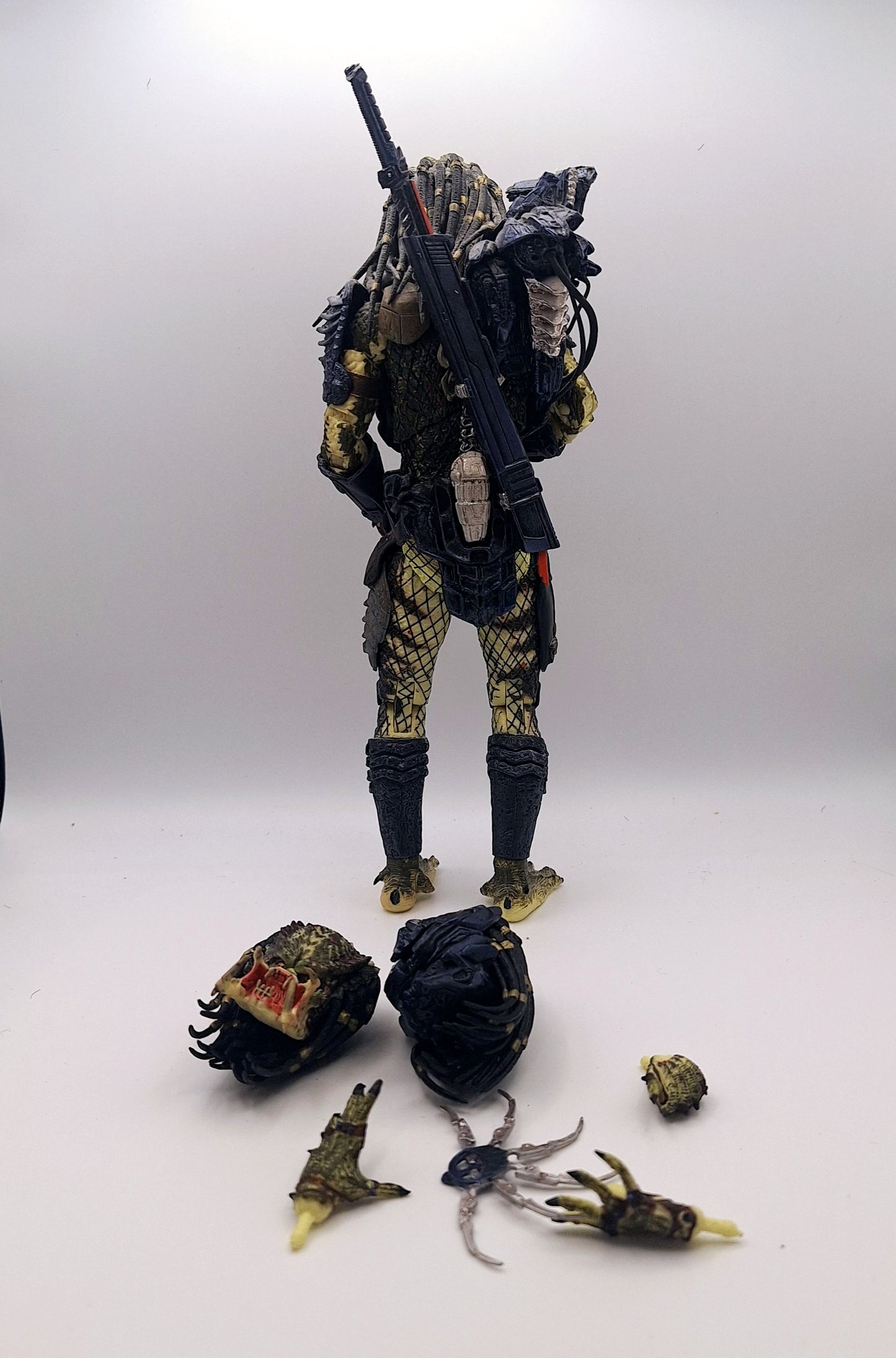 NECA Armored Lost Predator