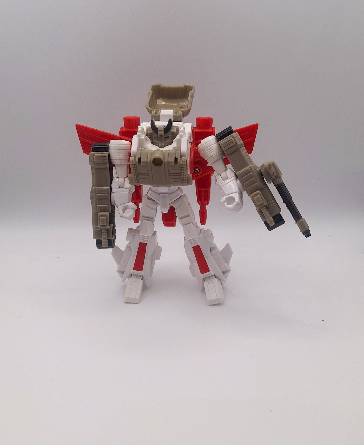 Transformers Cyberverse Tank Buster Jetfire