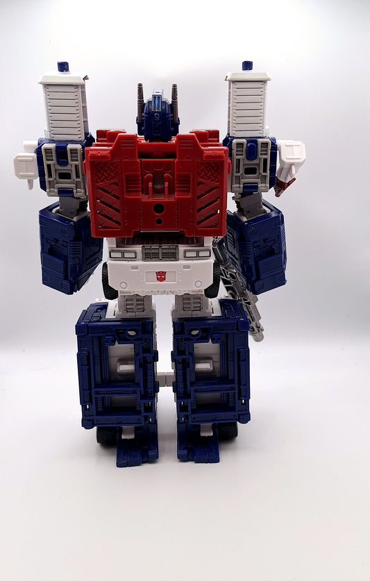 Transformers Generations War for Cybertron Kingdom Leader Ultra Magnus
